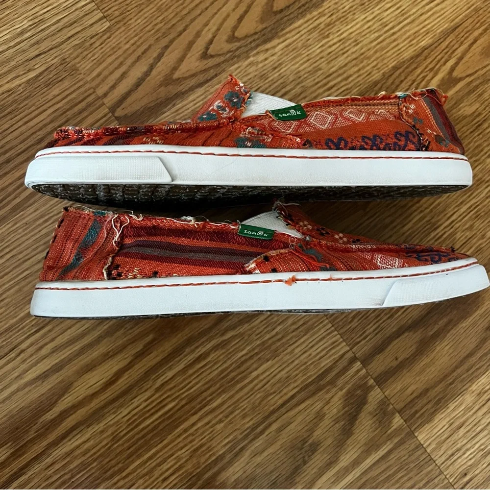 Orange Sanuk‎ slip on canvas shoes size 6